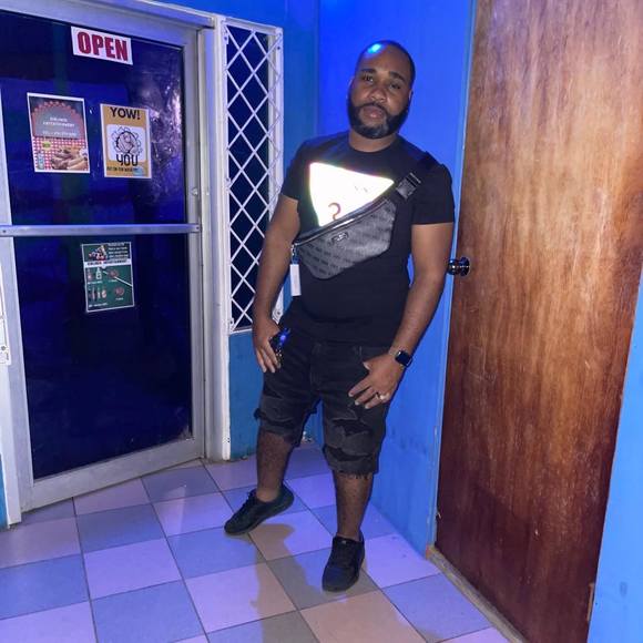 Profile Picture of Roger Flossin (@gallisda3rd_10) on Poshmark