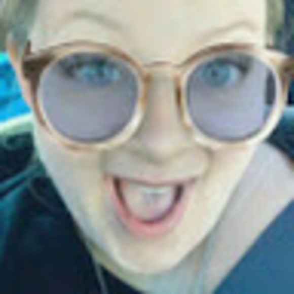 Profile Picture of Charlee Zeissler (@charleezeissler) on Poshmark