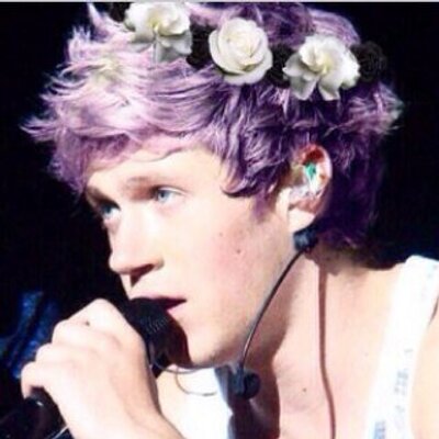 Profile Picture of Ella Barry (@k1ss_me_harold) on Twitter