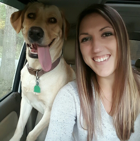 Profile Picture of Jillian Leonard (@jillianleonard) on Poshmark