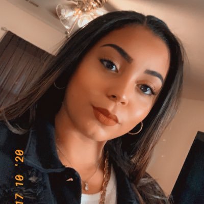 Profile Picture of 𝒜𝓁𝑒𝓍𝒾𝒶 (@Lexx__Bee) on Twitter
