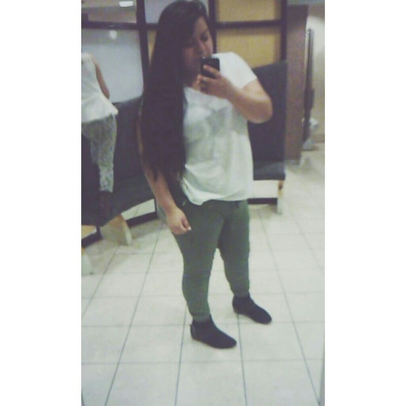 Profile Picture of Lucero Gonzalez (@lucero_gonzalez) on Poshmark
