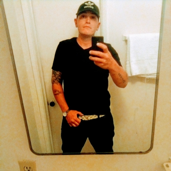 Profile Picture of Nick Mavromatis (@nickmavromatis) on Poshmark