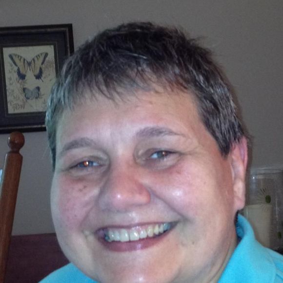 Profile Picture of Brenda Saharic (@bsaharic) on Poshmark