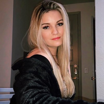 Profile Picture of Jordan Stringer (@jordanfaylyn) on Twitter