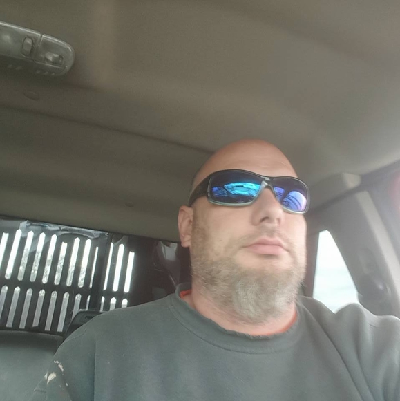 Profile Picture of Screech Fandl (@screech801) on Poshmark