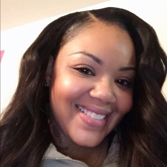 Profile Picture of Kitina Sirmones (@sirmok) on Poshmark