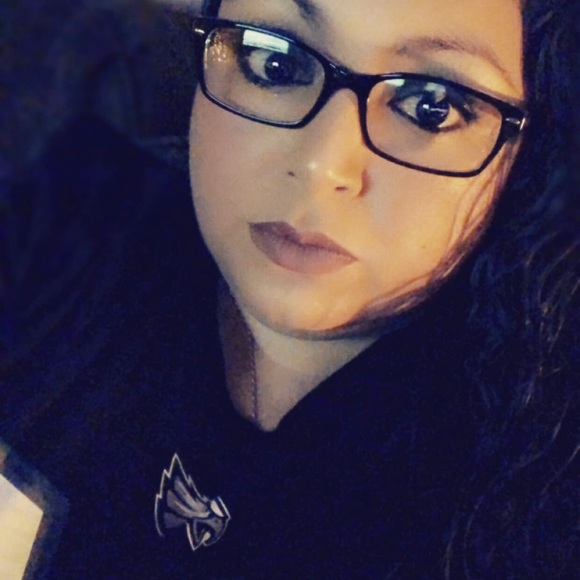 Profile Picture of Isabel Granados (@i_granados) on Poshmark