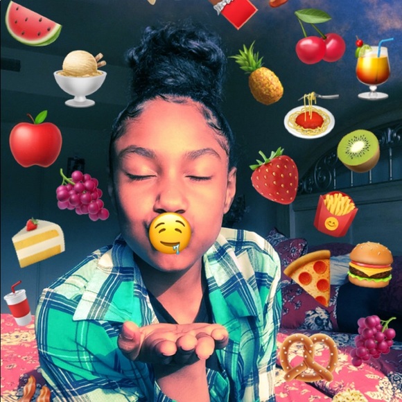 Profile Picture of Dalal Ahmed (@flozzy_d) on Poshmark