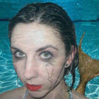 Profile Picture of Vanessa Logan (@ArielAsylum) on Twitter