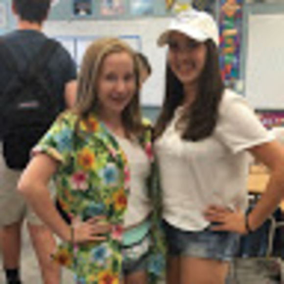 Profile Picture of Addison Berger (@addisonzoe11) on Poshmark