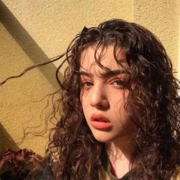 Profile Picture of Winifred Leacock (@canningblossomy) on Poshmark