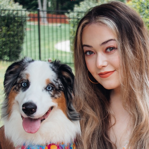 Profile Picture of Brooke Black (@pale_fairy) on Poshmark