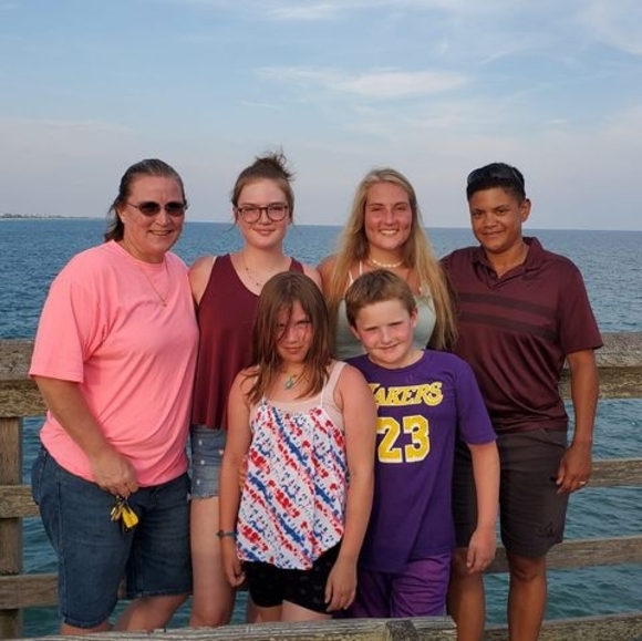 Profile Picture of Beth Matthews (@bball34girl2005) on Poshmark