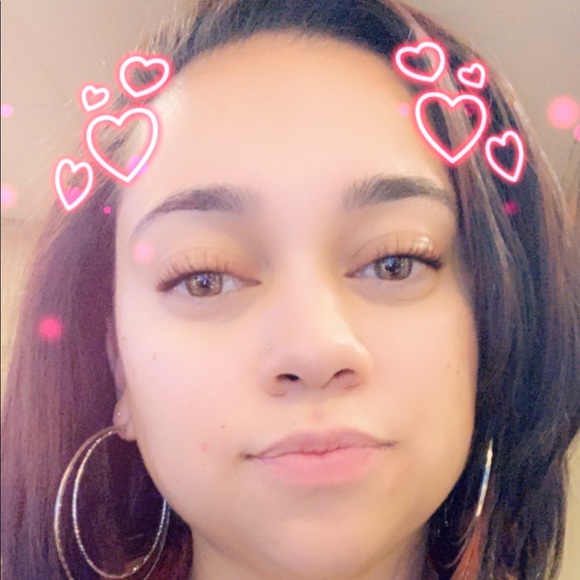 Profile Picture of Tamara Colon (@tammy887574) on Poshmark