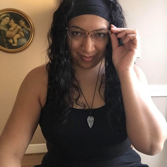 Profile Picture of Mary Dickinson (@annemarie2356) on Poshmark