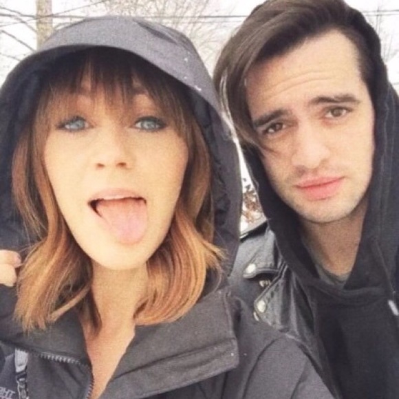 Profile Picture of Laine Zetoff (@lainezetoff) on Poshmark