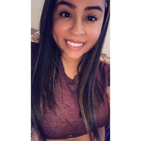 Profile Picture of Mariela Ramos (@mariela_ramos16) on Poshmark