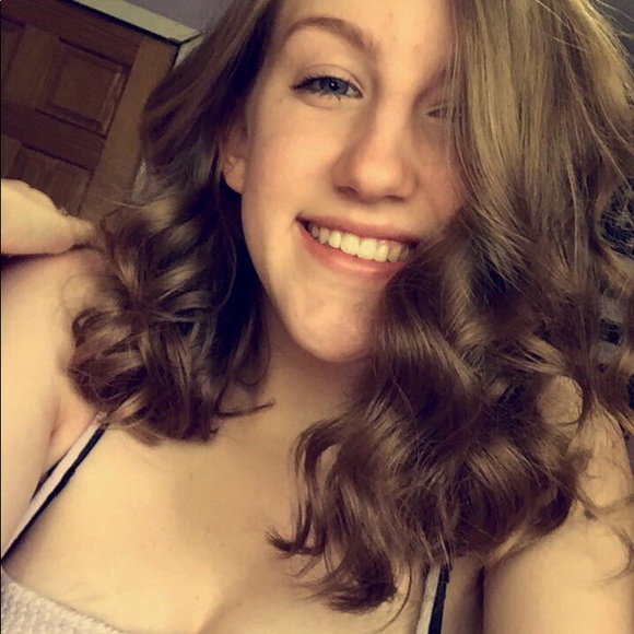 Profile Picture of Mary Waitkus (@marymw1) on Poshmark