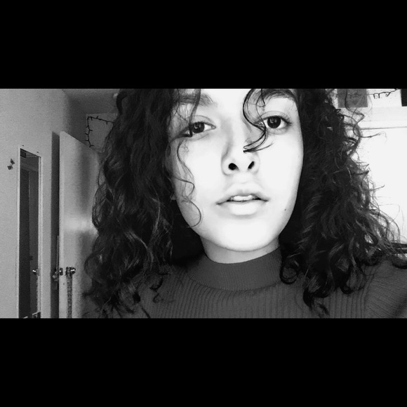 Genavieve Sanchez - Poshmark Profile Picture of Genavieve Sanchez (@imnotperfect02) on Poshmark