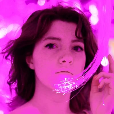 Profile Picture of The Heartbreaker (@mia_bee120) on Twitter