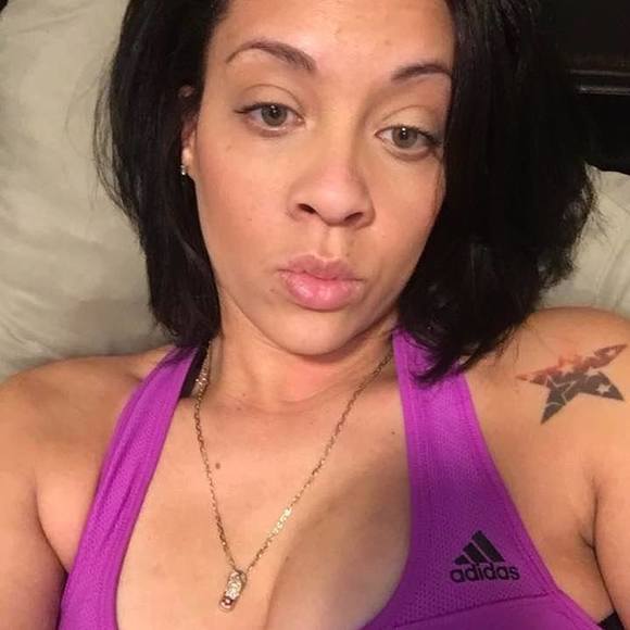 Profile Picture of Kendra Kidd (@kendrakidd5433) on Poshmark