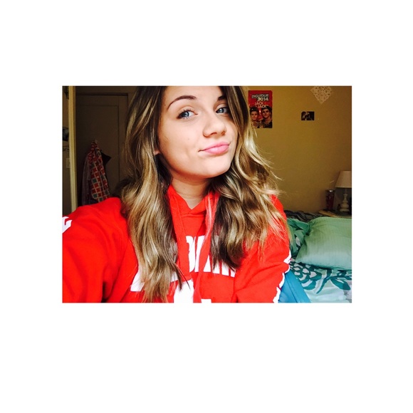 Profile Picture of Makenna Cellio (@makcellio) on Poshmark