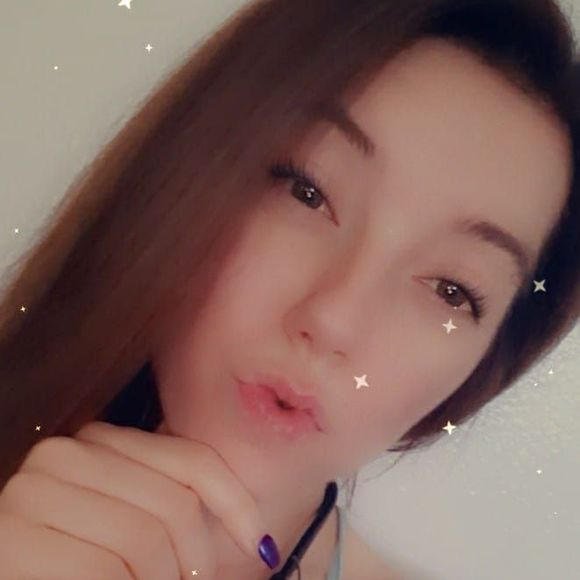 Profile Picture of Dawna Wilson (@dawnabear123) on Poshmark