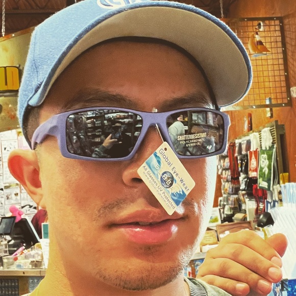 Profile Picture of Brandon Arevalo (@therealdonvalo) on Poshmark