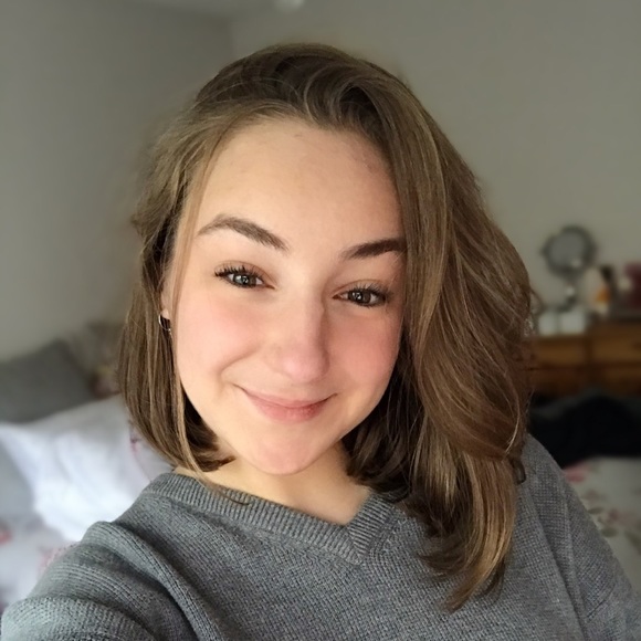 Samantha Alfieri - Poshmark Profile Picture of Samantha Alfieri (@samanthaalfieri) on Poshmark