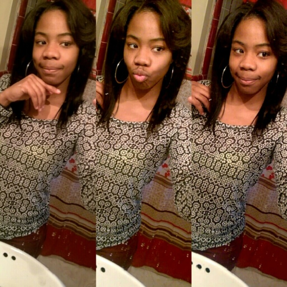 Profile Picture of Aranisha Meariday (@neishaaa_) on Poshmark