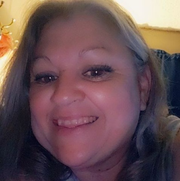 Profile Picture of Lisa Medart (@lmedart214) on Poshmark