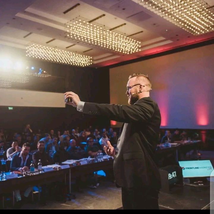 Profile Picture of joshuaclder (@joshuaclder) on Tiktok