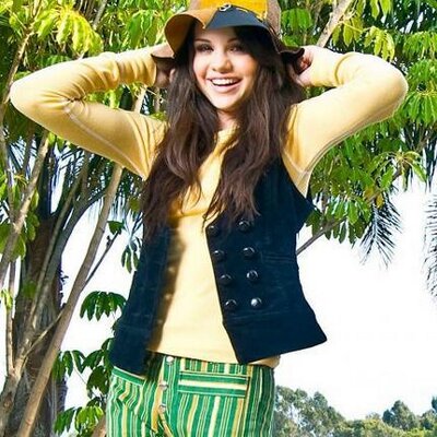 Profile Picture of Selena Harriet Gomez (@SelenaHfake) on Twitter