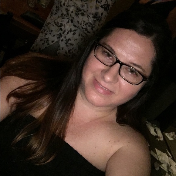 Profile Picture of Raquel Panetti (@rocki297) on Poshmark