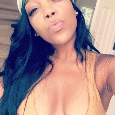 Profile Picture of LolaP (@LolaParisChanel) on Twitter