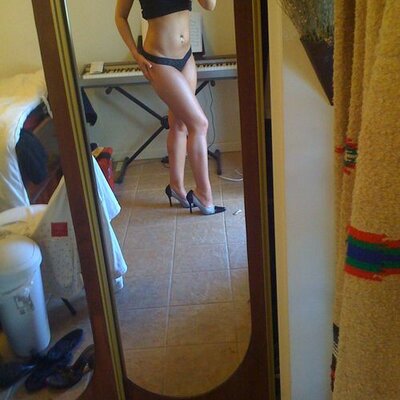 Profile Picture of Vicky Sticky (@vicky_seduction) on Twitter