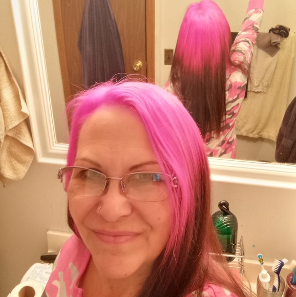 Profile Picture of Candie Wasek (@myboolou1417) on Poshmark