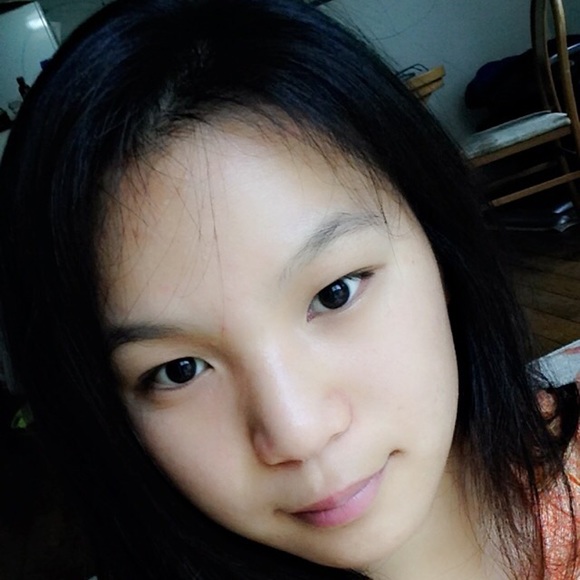 Profile Picture of Noelani Liu (@tanoshee_akumu) on Poshmark
