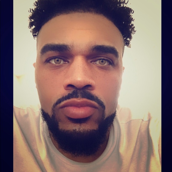 Profile Picture of Ken Ross (@kenokash) on Poshmark