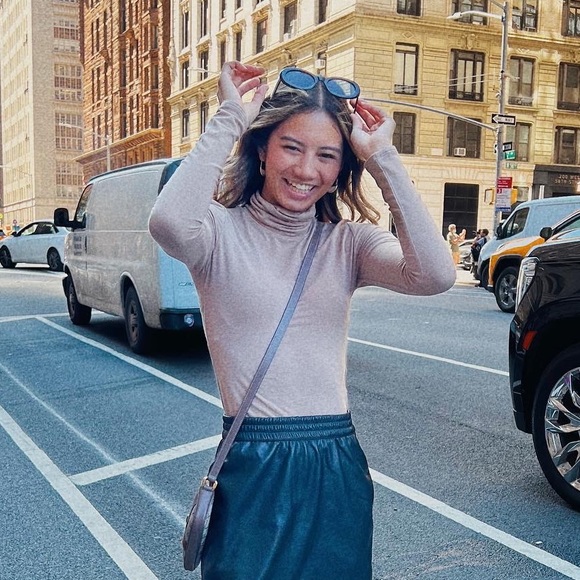 Profile Picture of Michaela Marfori (@michaelamarfori) on Poshmark