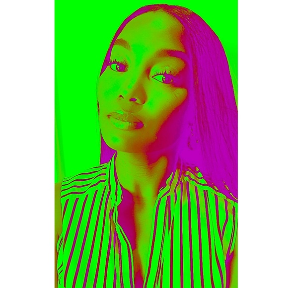 Profile Picture of Karla Sellers (@sellerskarla) on Poshmark