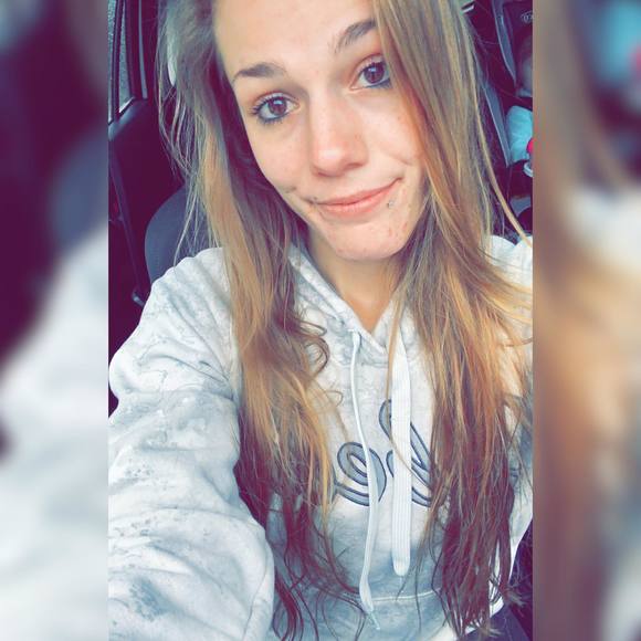 Profile Picture of Sarah Fillion (@littlefillion) on Poshmark