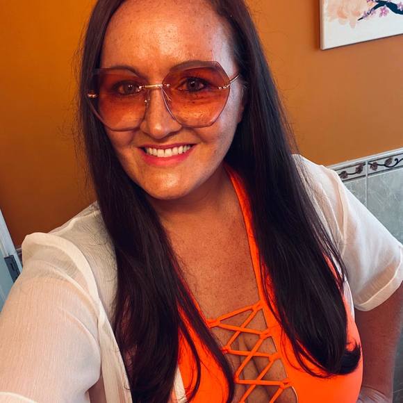 Profile Picture of Jena Thomas (@jenat326) on Poshmark