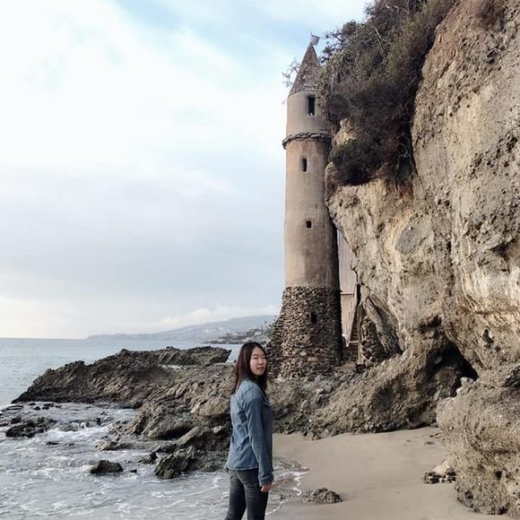 Profile Picture of Chen Ding (@chending) on Poshmark