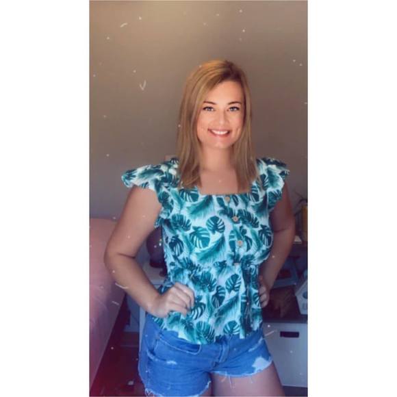 Profile Picture of Sam Sarson (@samstarson) on Poshmark