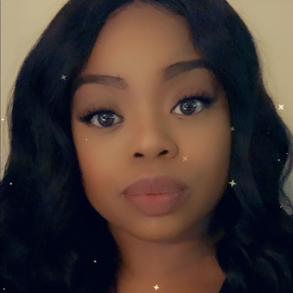 Profile Picture of Folake Folayan (@folakefolayan) on Poshmark