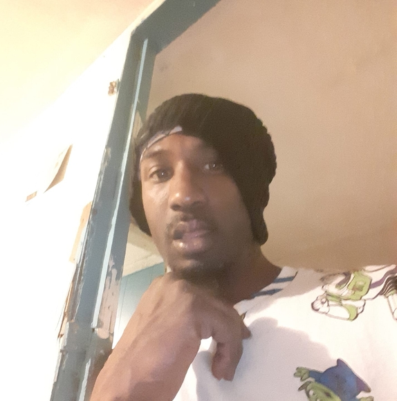 Profile Picture of Lamont Thomas (@montethomas192) on Poshmark