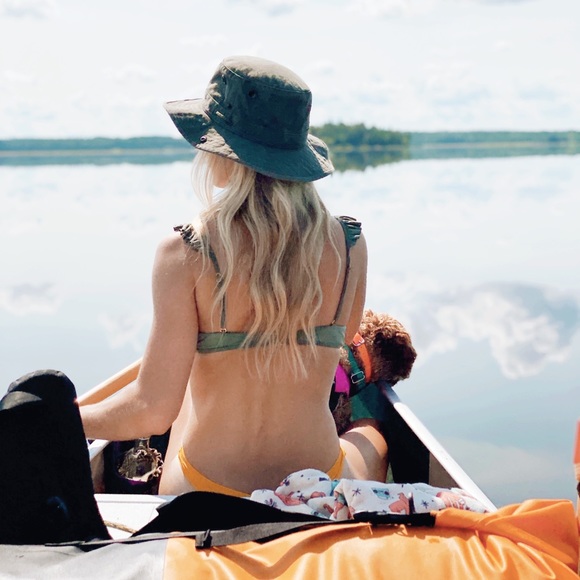 Profile Picture of Alyssa Carriere (@lysssbreanne) on Poshmark