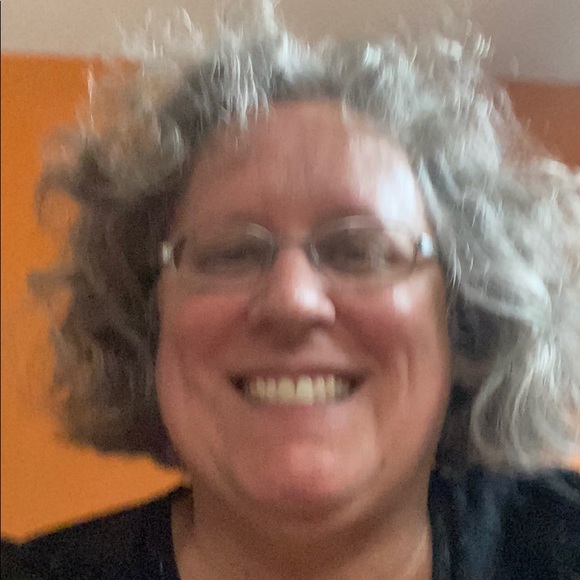 Profile Picture of Kim Kidder (@kimkidder973) on Poshmark